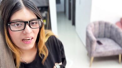 Bratova baba prosila o tvrdé mrdanie, pretože sa so mnou cíti oveľa nadržanejšia