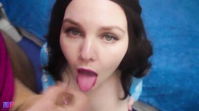 Macocha mi zakázala si ho honiť, aby ma mohla sama poriadne naučiť mrdat