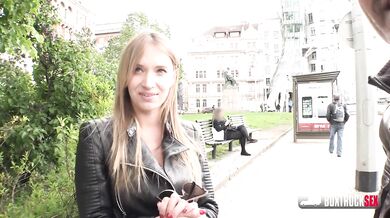 Senzačná Angel Piaff si nechala vyprcať kundu priamo za sklom náklaďáku