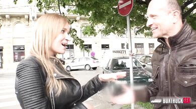 Senzačná Angel Piaff si nechala vyprcať kundu priamo za sklom náklaďáku