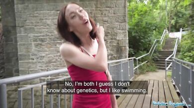 Poriadne prcanie štíhlej Rusky vonku