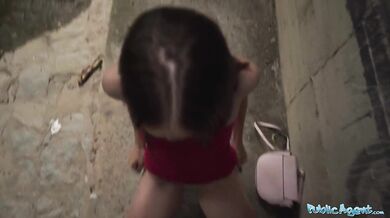 Poriadne prcanie štíhlej Rusky vonku