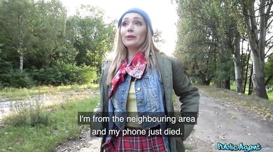 Poriadne mrdanie pri ceste, keď pomoc pri hľadaní šteniatka skončila jebáním do kundy