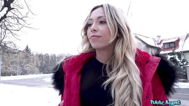 Francúzska blondínka si nechala poriadne rozervať kundu mojím dlhým klackom