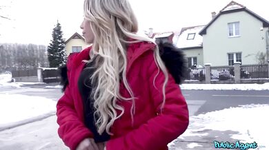 Francúzska blondínka si nechala poriadne rozervať kundu mojím dlhým klackom