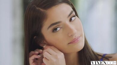 Mrdanie dvoch kamošiek v super trojke