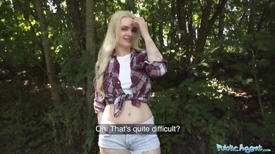 Rozpálená kráska využila situáciu a nechala sa poriadne ojebať pod šírym nebom