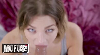 Evelin Stone dostala ráno hlboko naložené a nakoniec vyfasovala creampie