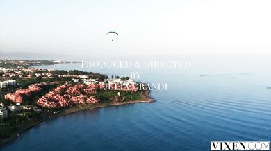 Aria Lee si v šéfovom dome poriadne podala kolegu a jeho hrubý klacek