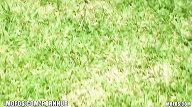 Mladá modelka po rozchode predviedla, ako vie prcať