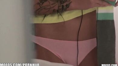 Spolubývajúca Jessa Rhodes sa nechala pristihnúť polonahá