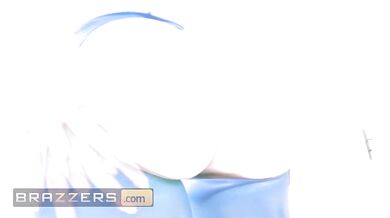 Lana Rhoades ťa urobí svojím krkom, dierkami aj chodidlami