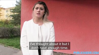 Nadržaná úča v akcii priamo na sedadle auta