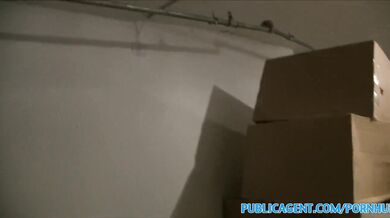 Sexy blondínka s parádnou prdelkou si to rozdala v podzemnom parkovisku