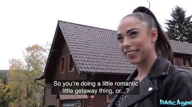 Nadržaná Anastasia Brokelyn túži po poriadnom klacku