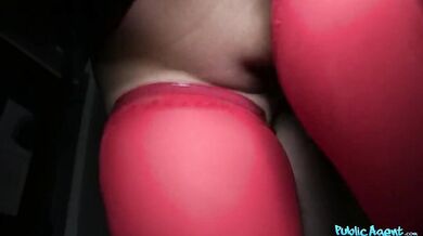 Neuveriteľné, aká je táto sexy úča s obrími kozami nadržaná