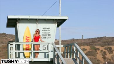 Nicole Aniston nechala prvýkrát vyprcať do zadku