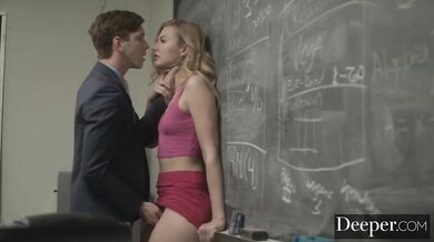 Nadržaná Alexa Grace si podmanila svojho obľúbeného učiteľa