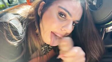 Raissa Bellini v akcii ako tá najviac sexy zlatokopka