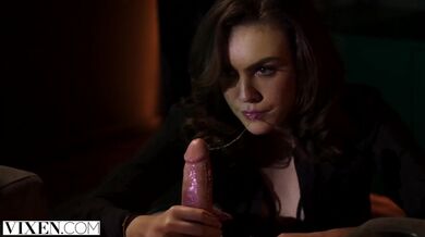 Nadržaná Freya Parker a jej zaručené triky, ako zbaliť a uspokojiť svojho partnera