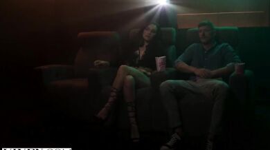 Nadržaná Freya Parker a jej zaručené triky, ako zbaliť a uspokojiť svojho partnera