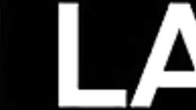 Nevlastná sestra a jej provokatívne pózy v posteli v sexy bodyčku