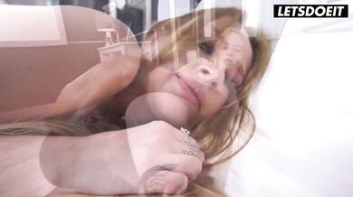 Nadržané krásky s veľkým zadkom si užívajú nekonečnú jazdu na BBC