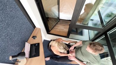 Peniaze nepotrebujem, tvoja štrbina ako platba bohato stačí