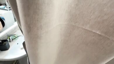 Nadržaná nevlastná sestra zistila, čo schovávam v nohaviciach