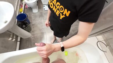 Nadržaná nevlastná sestra zistila, čo schovávam v nohaviciach