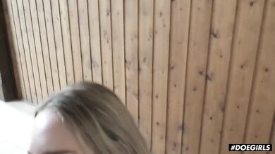 Poriadna česká mamina s veľkými prsiami v domácom porne z pohľadu prvej osoby