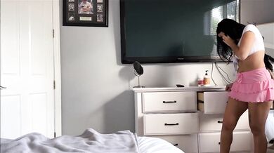 Arabská nevlastná sestra s luxusným telom a jej nečakaný nárez na dovolenke