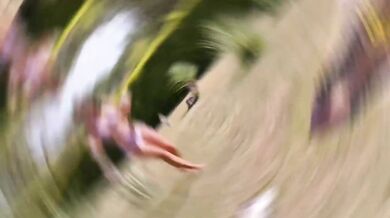 Nadržaná mamička si dopraje jeden nárez za druhým