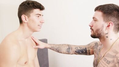 Elfka nám v noci ponúkla svoj zadok aj kundu pre drsný double penetration