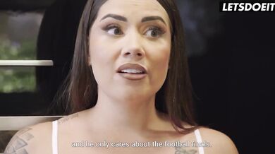 Načapala dcéru pri šukaní a potom sa k nim pridala na drsný trojka mrd