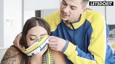 Načapala dcéru pri šukaní a potom sa k nim pridala na drsný trojka mrd