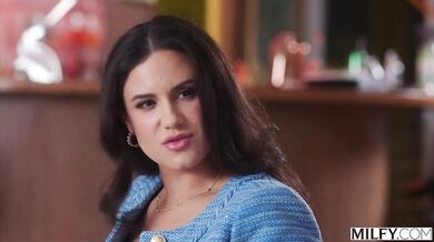 Nadržaná maklérka Penny Barber sa proste neudržala a musela si vziať jeho tvrdý kokot