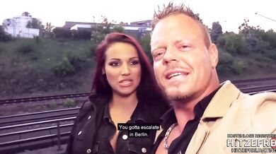 Vášnivé stretnutie so sexy hnedovláskou čo sa chce len mrdať