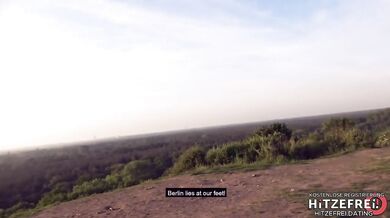 Vášnivé stretnutie so sexy hnedovláskou čo sa chce len mrdať