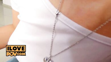 Nadržaná kráska Solange Sun predviedla na rande špičkové fajčenie