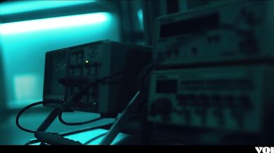 Zvrhlá doktorka si užila so svojím parťákom z labáku a potom ho pohltila svojou kundou