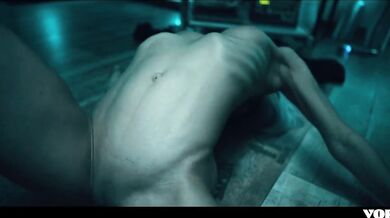 Zvrhlá doktorka si užila so svojím parťákom z labáku a potom ho pohltila svojou kundou