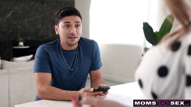 Crystal Rush zviedla nevlastného syna a ako valentínske prekvapenie si vyžiadala jeho nástroj