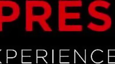 Nadržaná blondínka Emma Sirus si nechala poriadne pretiahnuť telo čiernym čurákom