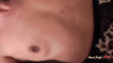 Nevlastná matka Francesca načapala mladého pri porne a poriadne ho za to vytrestala