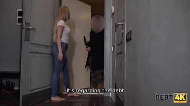 Nádherná Alice Klay s chuťou vyfajčila a ošukala úžerníka, aby splatila dlh