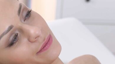 Mladá Ariel Temple prežíva pri tomto mrde šialené stavy