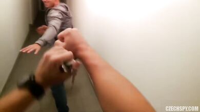 Skrytá kamera v Czech Spy 7 nachytala ďalšiu nadržanú Češku