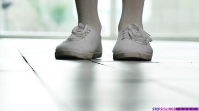 Nevlastný brácha sa konečne dostal k môjmu zadku a poriadne ho prehnal