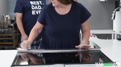 Štetka si nenechala ujsť žiadnu kládu a poriadne sa na nich vystriedala